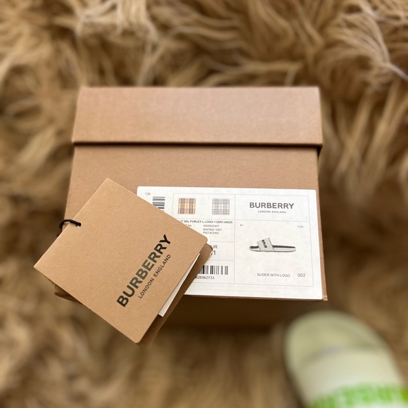 Burberry slides - Picture 2 of 7